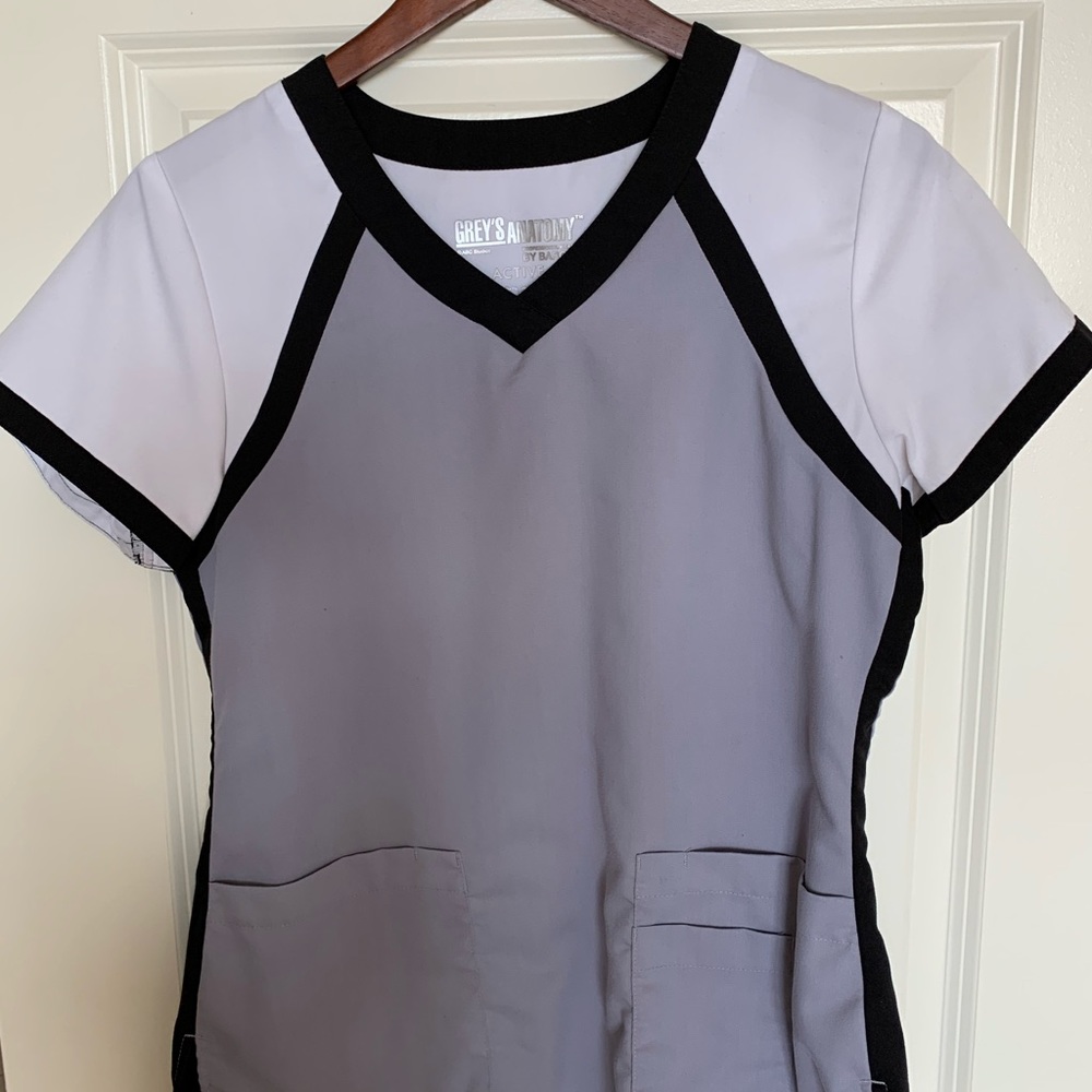 Grey’s Anatomy Active Color Block Scrub Top